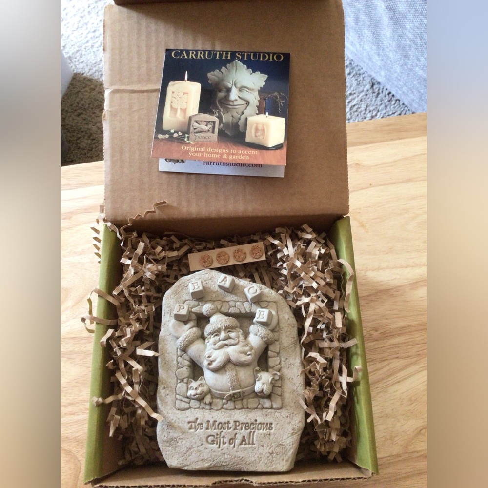Carruth Studios concrete Christmas wall hanging